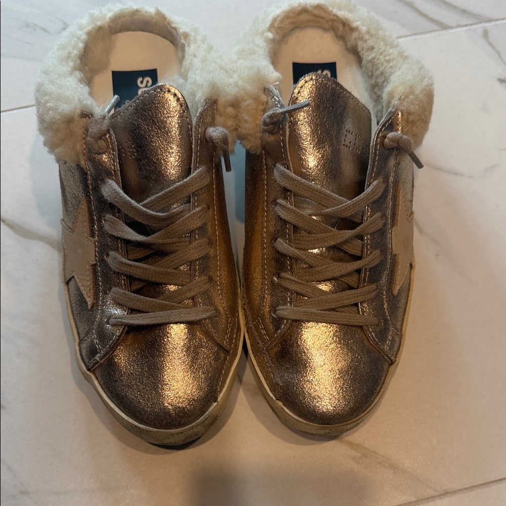 Golden Goose Metallic Gold Low-Top Sneakers with Shearling Collar